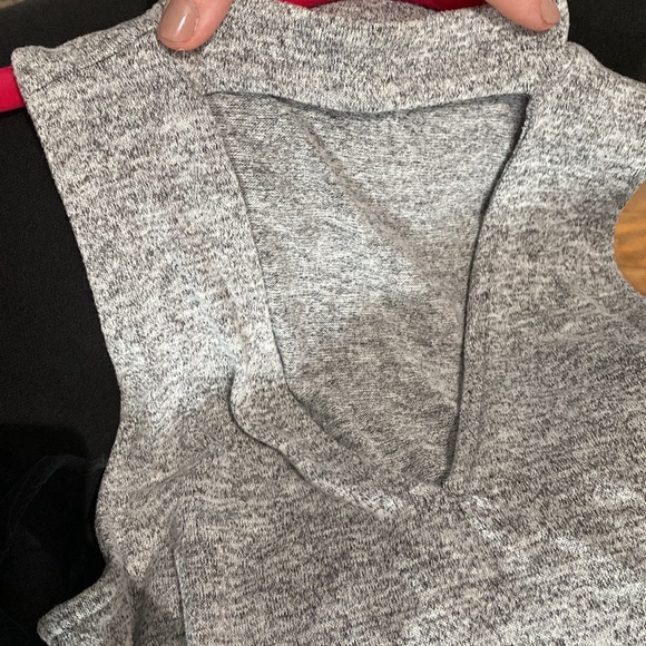 Express sleeveless top - Picture 3 of 4